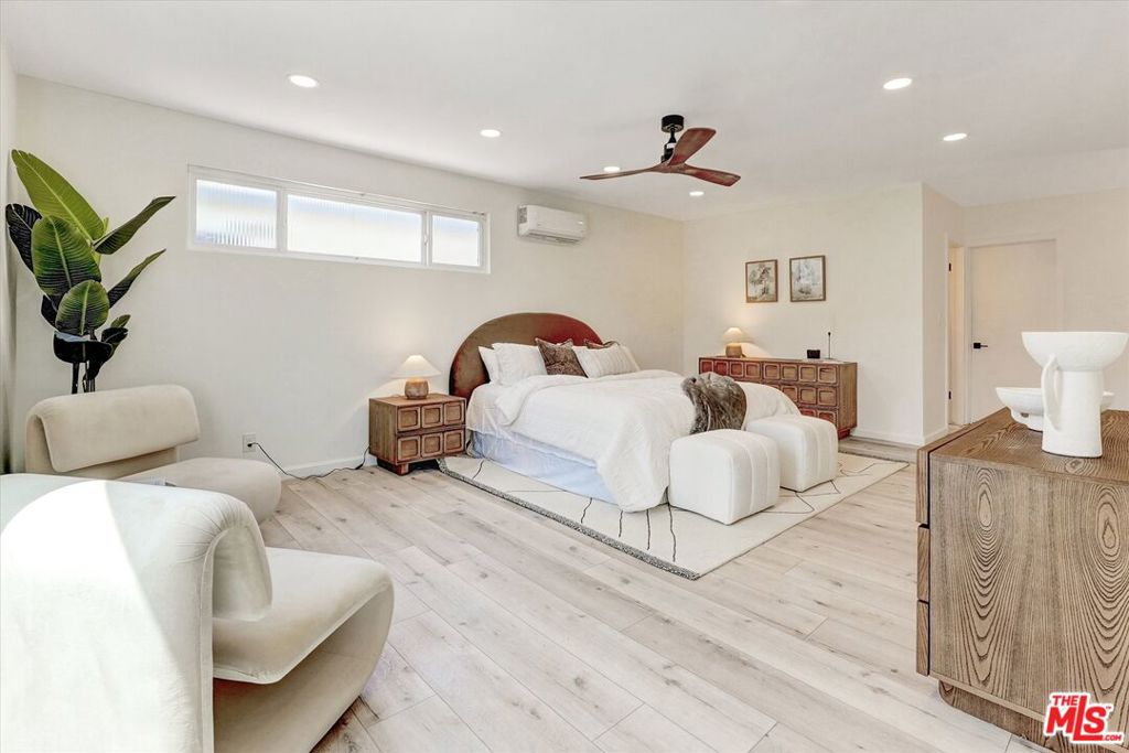 11803 National Boulevard Property Photo 6