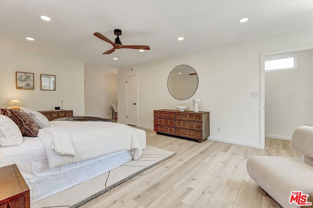 11803 National Boulevard Property Photo 7