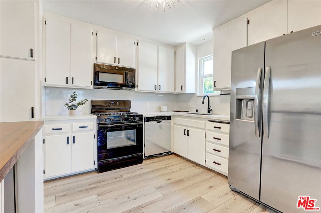 11803 National Boulevard Property Photo 24