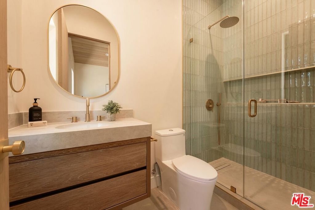 4641 Vesper Avenue Property Photo 21