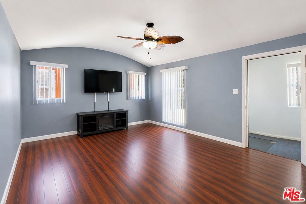 7414 Brighton Avenue Property Photo 3