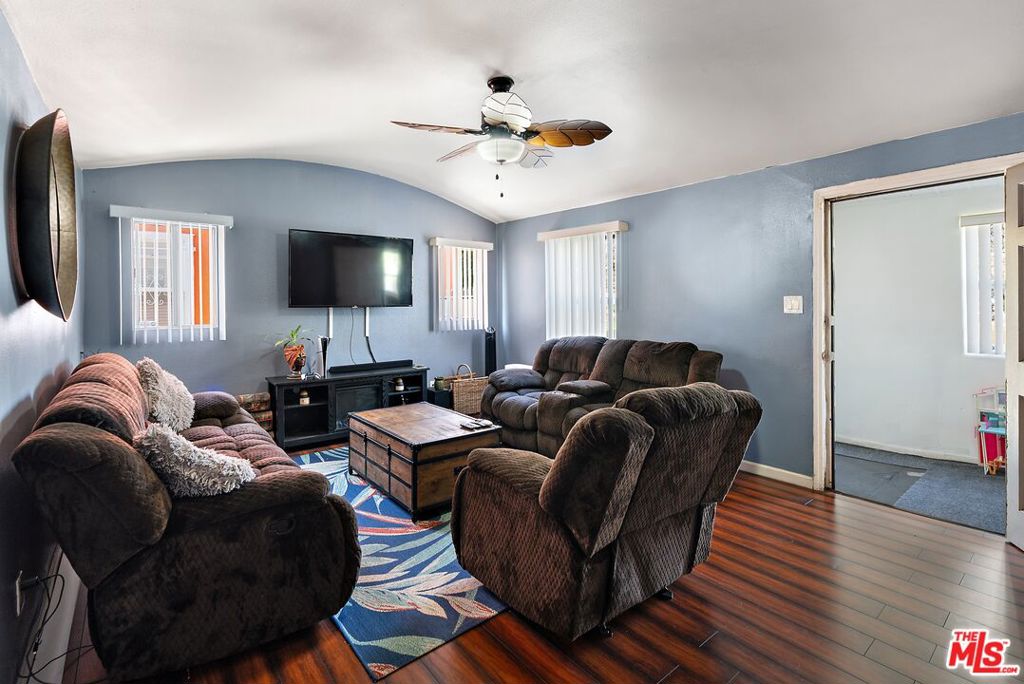 7414 Brighton Avenue Property Photo 4