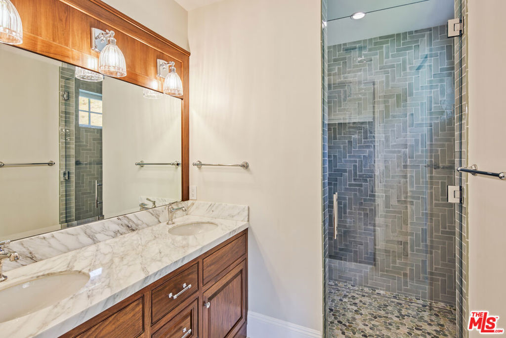 5561 Horizon Drive Property Photo 18