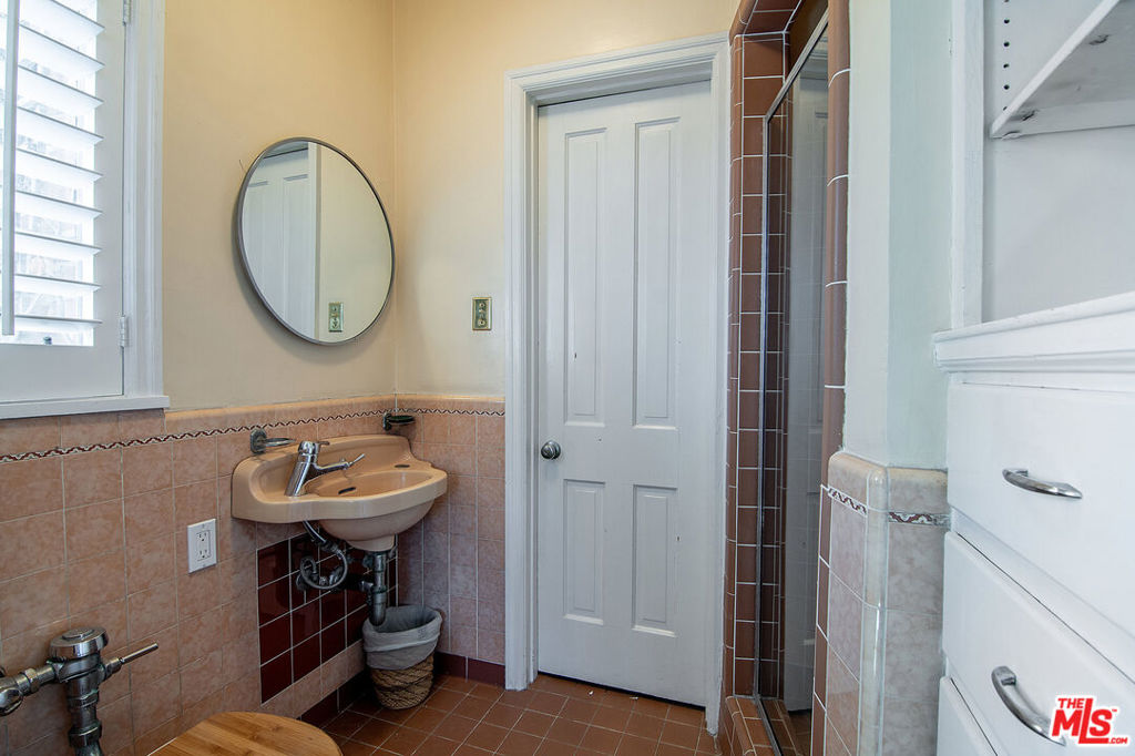 3050 Motor Avenue Property Photo 17