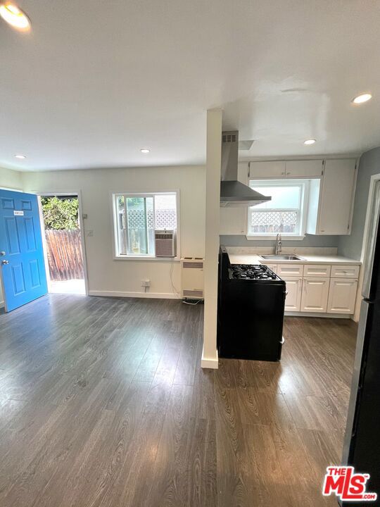 838 N Ridgewood Place Property Photo 25