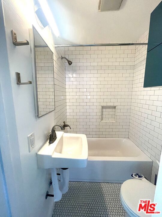 838 N Ridgewood Place Property Photo 27