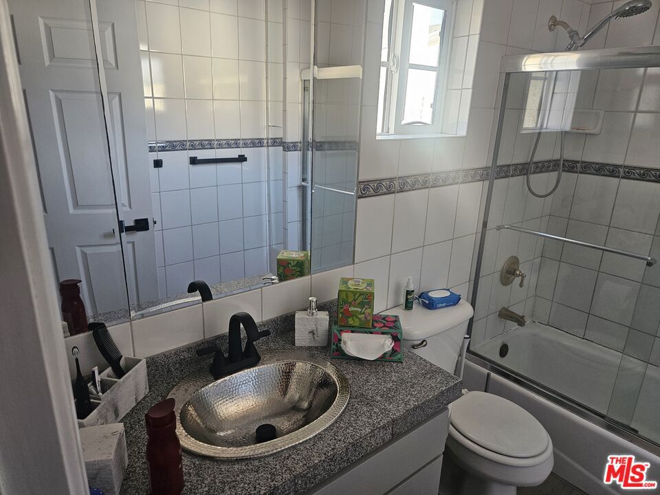 4922 W 104th Street Property Photo 18