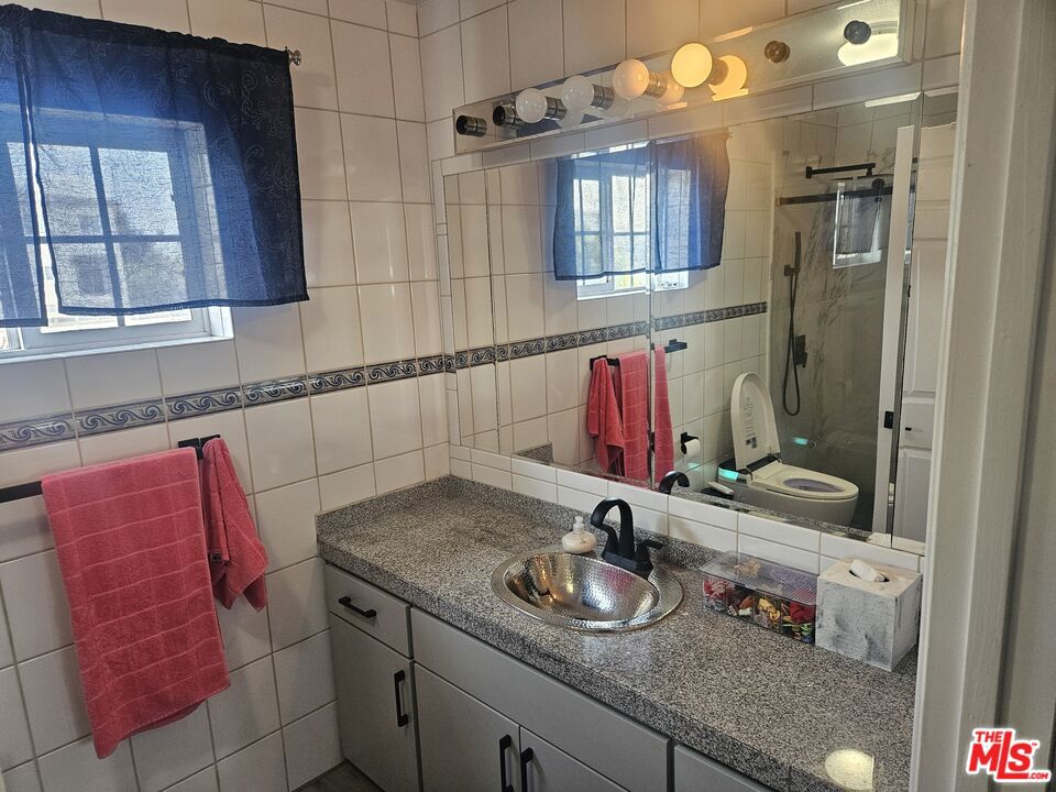 4922 W 104th Street Property Photo 28