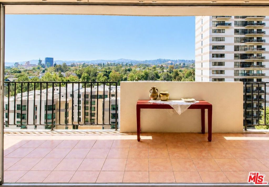 10450 Wilshire Boulevard 10j Property Photo 2