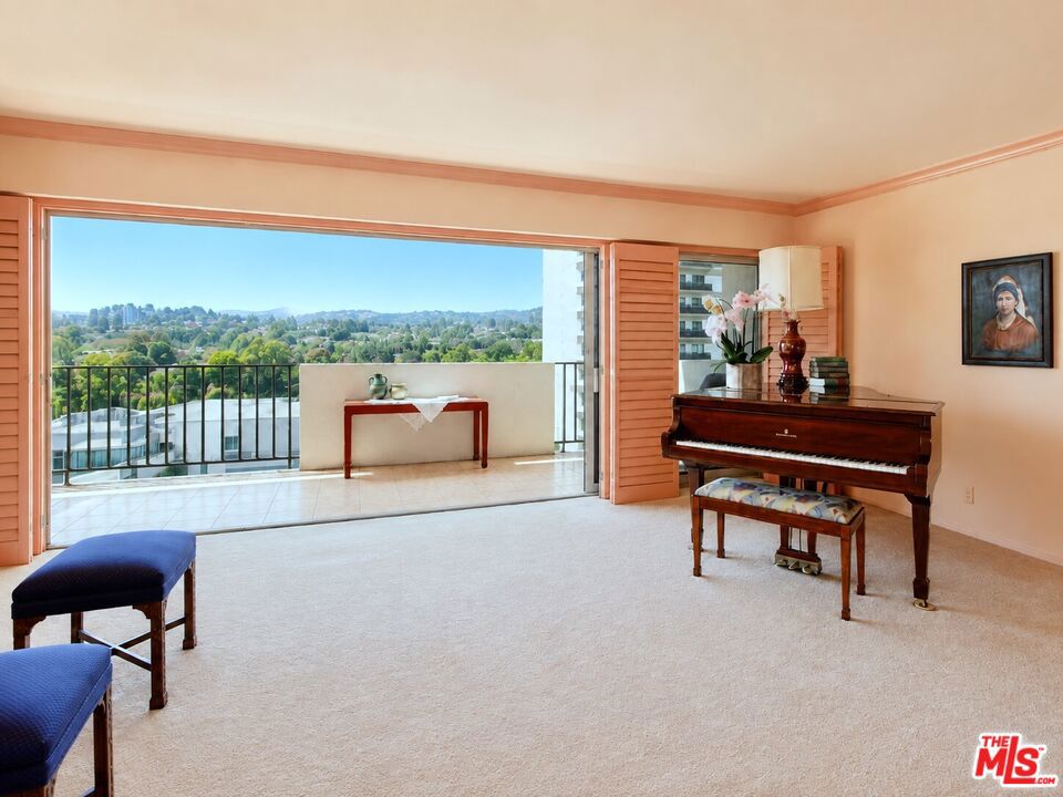 10450 Wilshire Boulevard 10j Property Photo 5