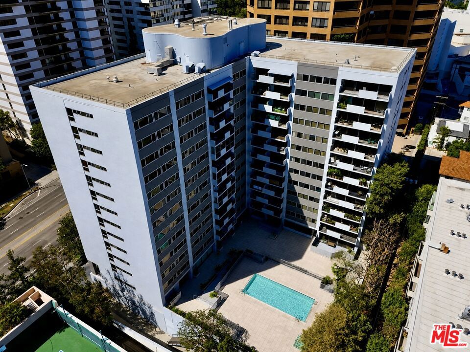 10450 Wilshire Boulevard 10j Property Photo 6