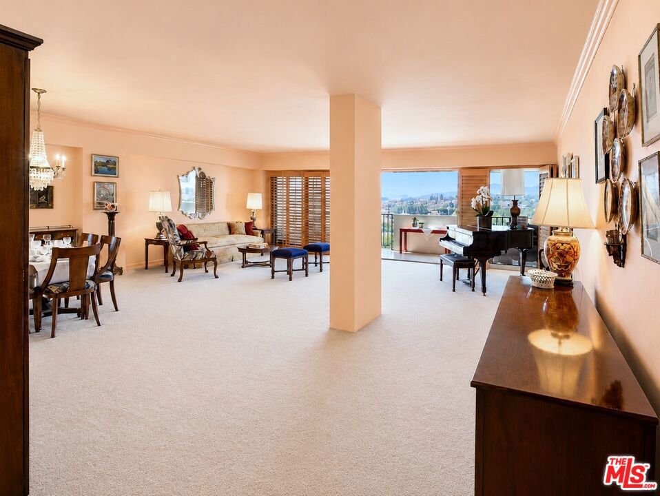 10450 Wilshire Boulevard 10j Property Photo 10