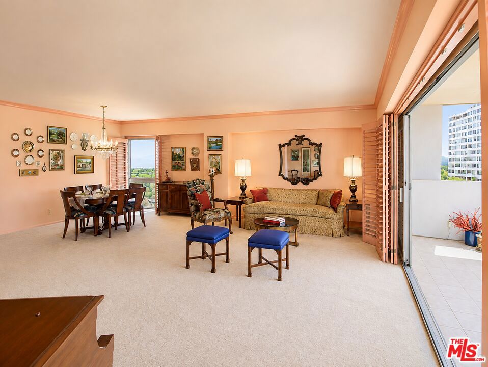10450 Wilshire Boulevard 10j Property Photo 13