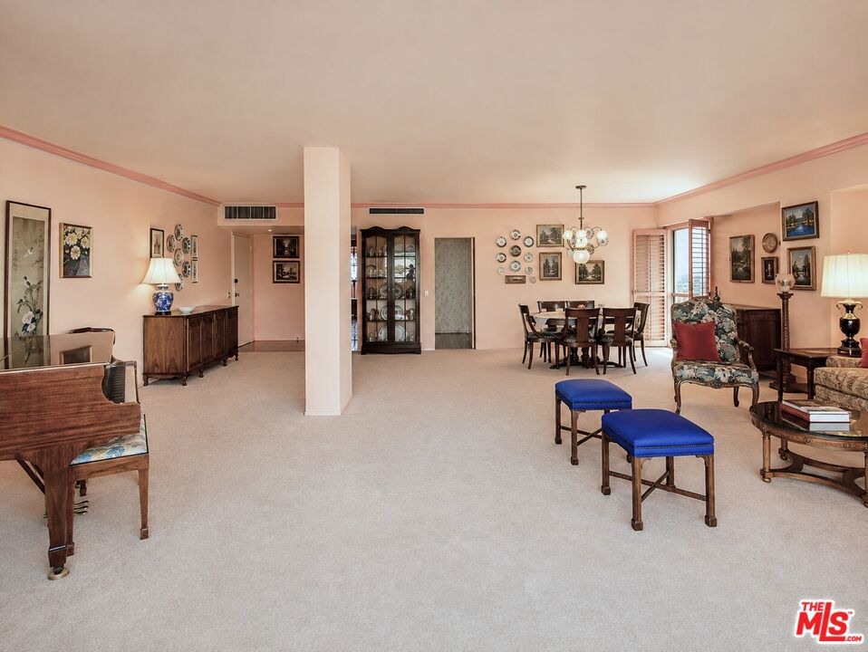 10450 Wilshire Boulevard 10j Property Photo 15