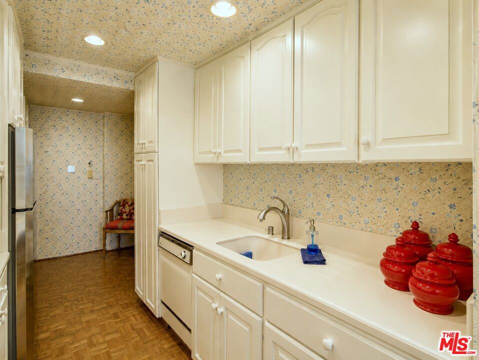 10450 Wilshire Boulevard 10j Property Photo 19