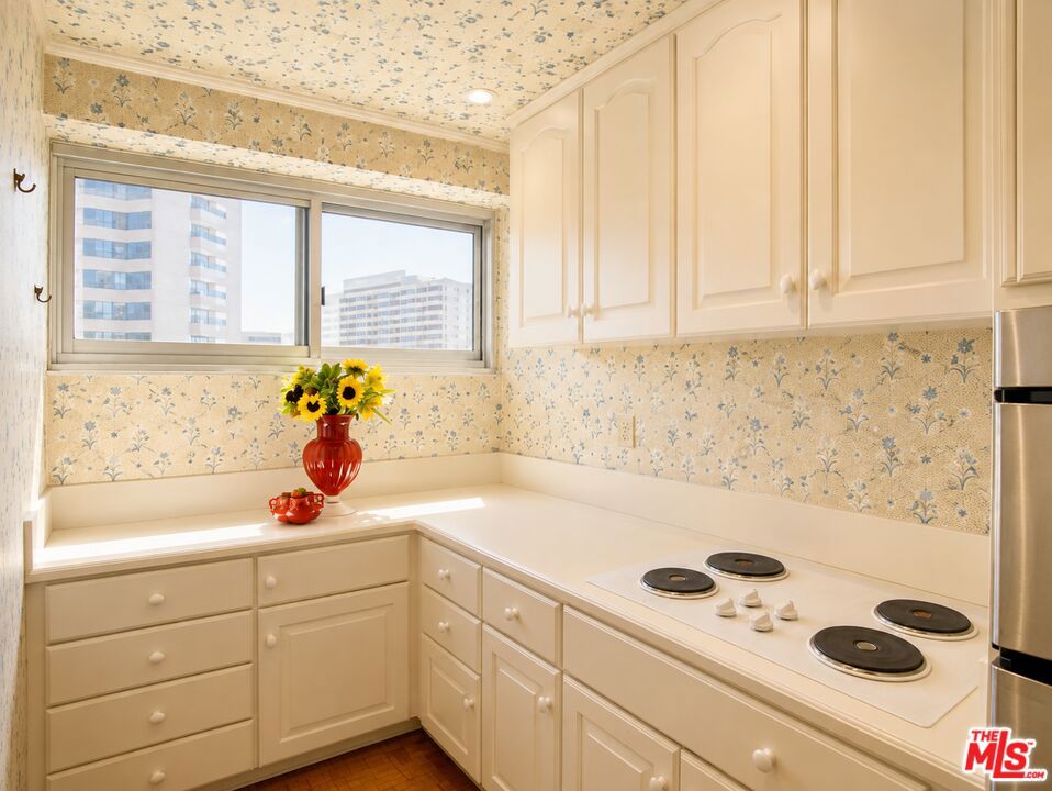 10450 Wilshire Boulevard 10j Property Photo 20
