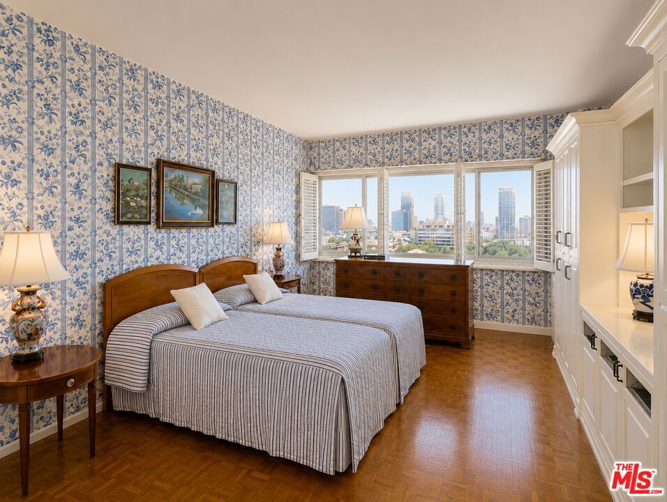10450 Wilshire Boulevard 10j Property Photo 24