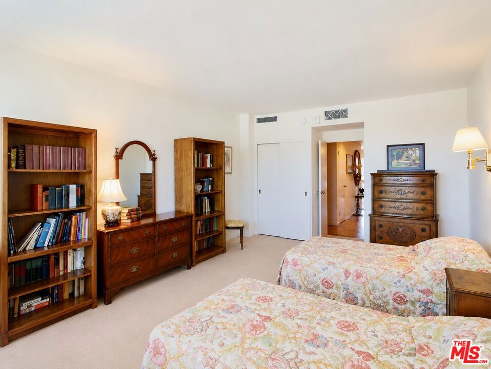 10450 Wilshire Boulevard 10j Property Photo 32