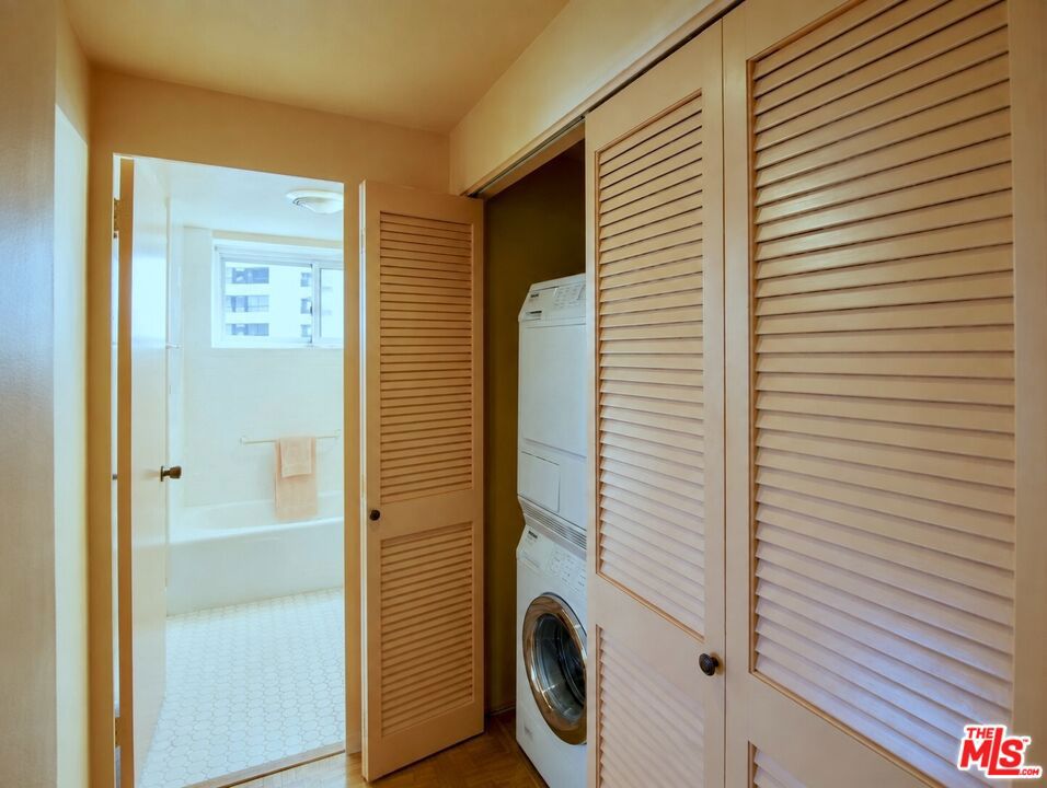 10450 Wilshire Boulevard 10j Property Photo 33