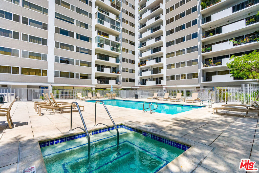 10450 Wilshire Boulevard 10j Property Photo 43