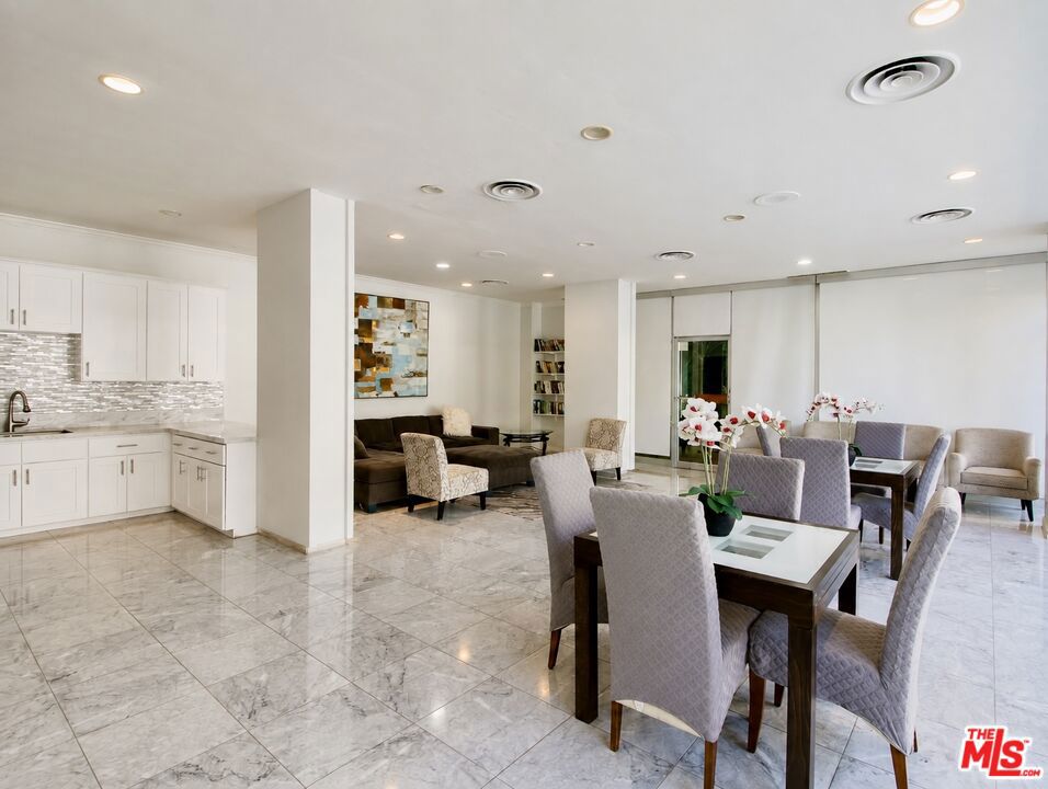 10450 Wilshire Boulevard 10j Property Photo 53