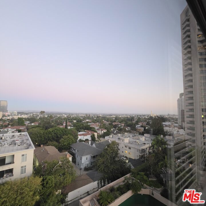 10450 Wilshire Boulevard 10j Property Photo 58