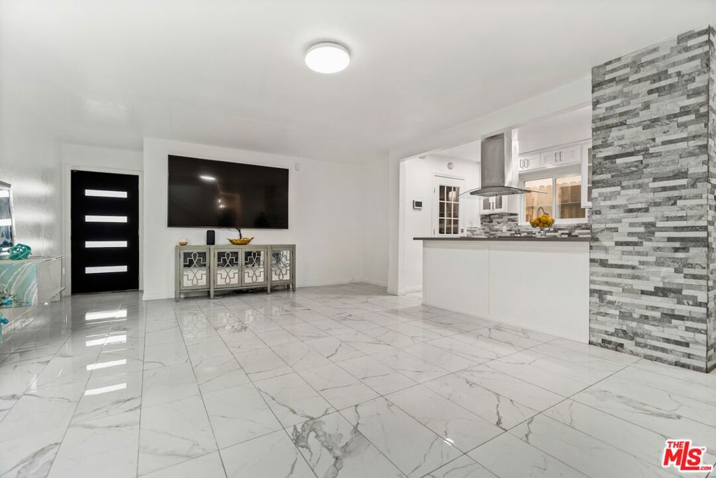 9935 Zitto Lane Property Photo 3