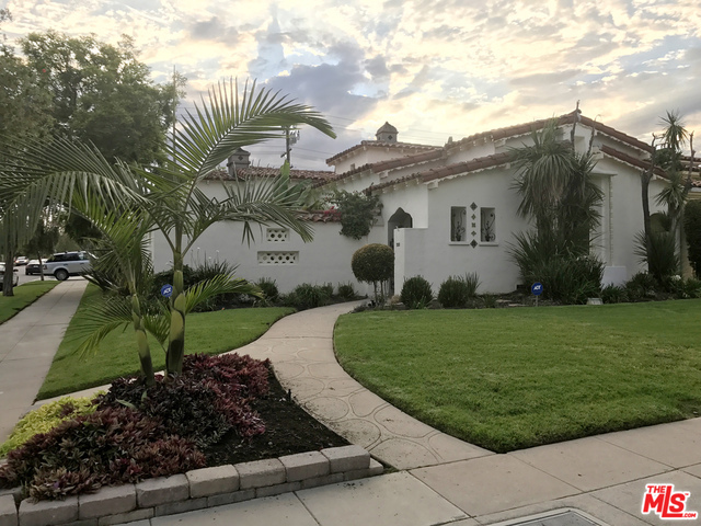 201 N Doheny Drive Property Photo 1