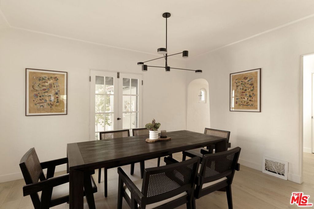 1501 New York Drive Property Photo 16