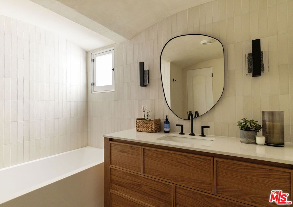 1501 New York Drive Property Photo 24