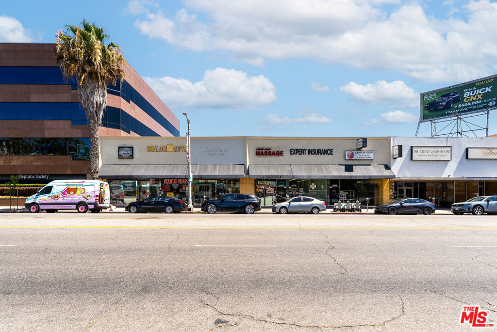 15143 Ventura Boulevard Property Photo 4