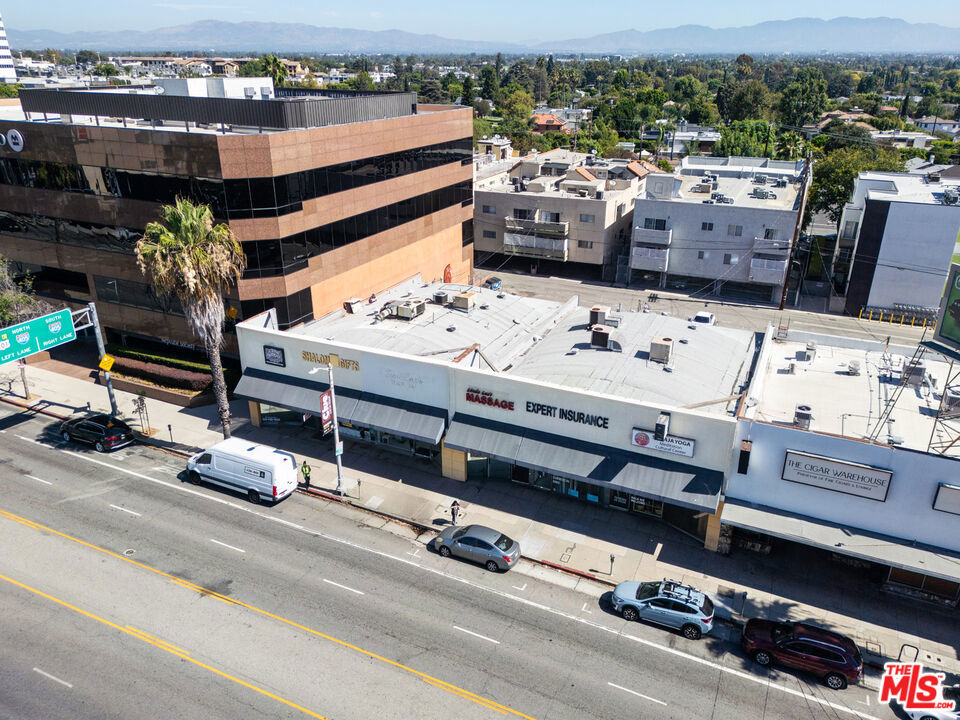 15143 Ventura Boulevard Property Photo 23