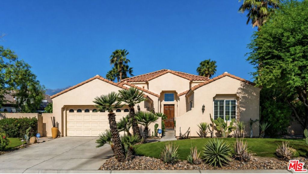 39 Via Bella Property Photo 6