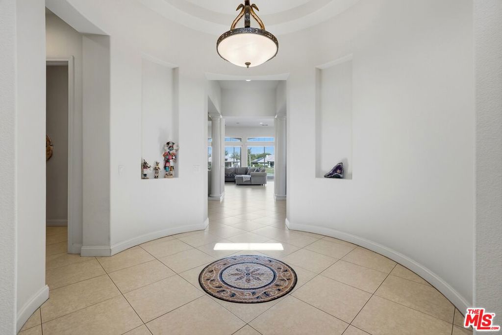 39 Via Bella Property Photo 8