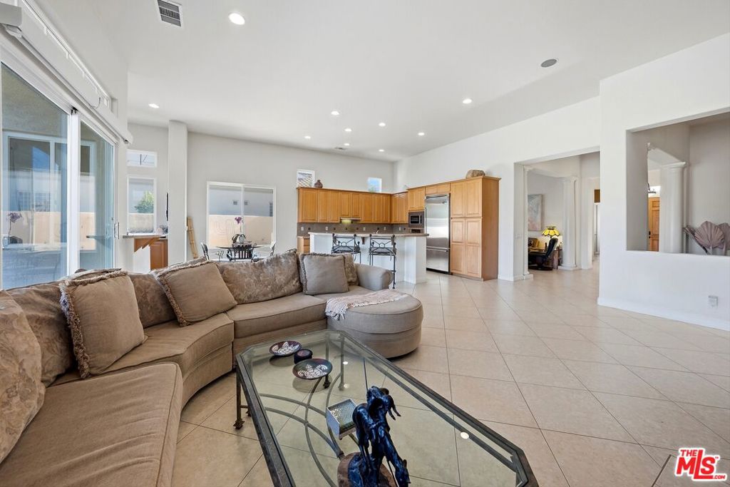 39 Via Bella Property Photo 11