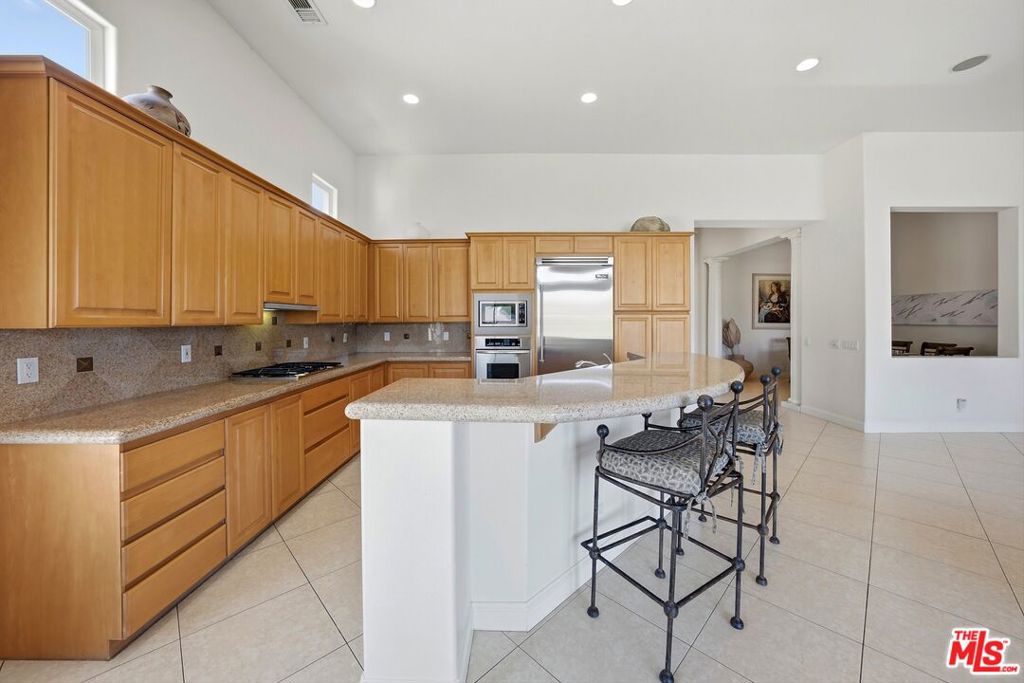 39 Via Bella Property Photo 17