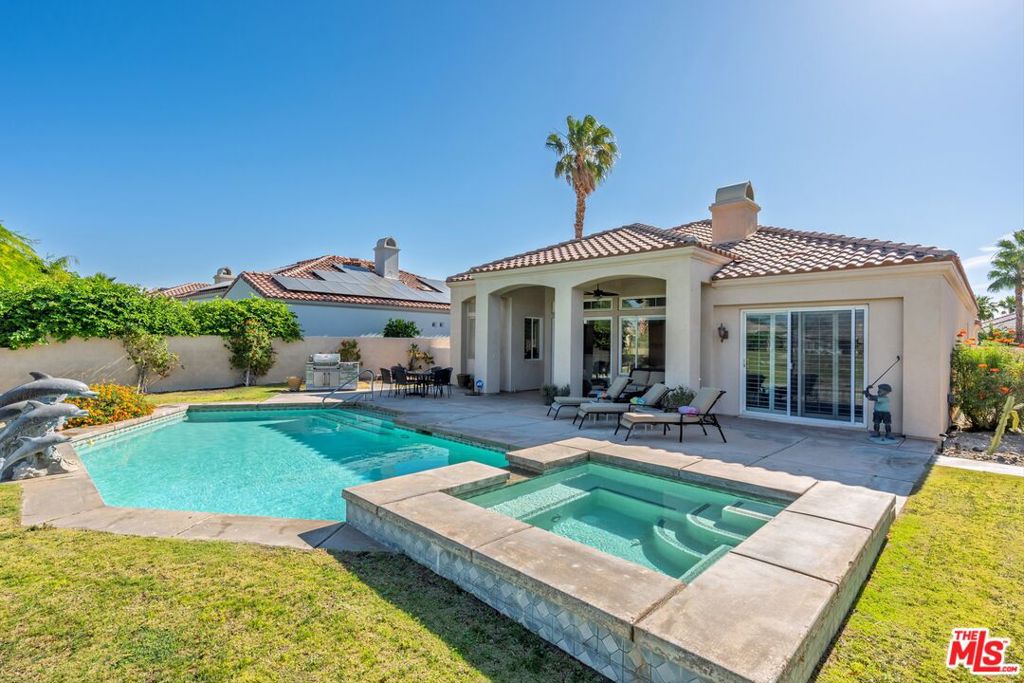 39 Via Bella Property Photo 19