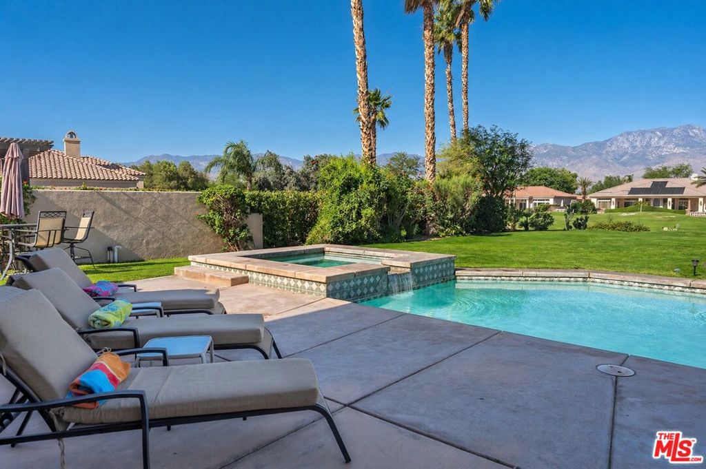 39 Via Bella Property Photo 22