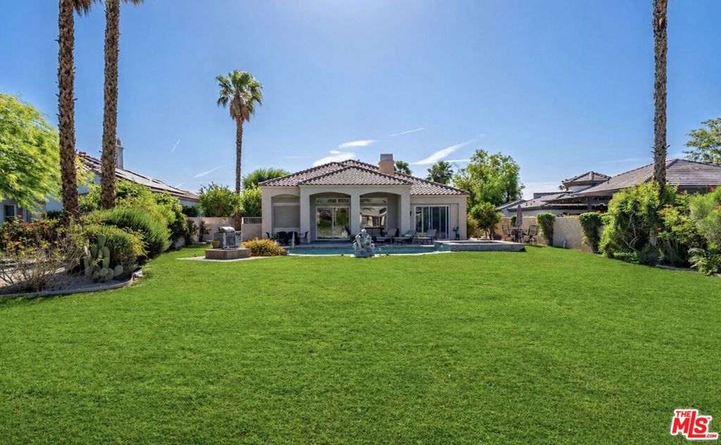 39 Via Bella Property Photo 23