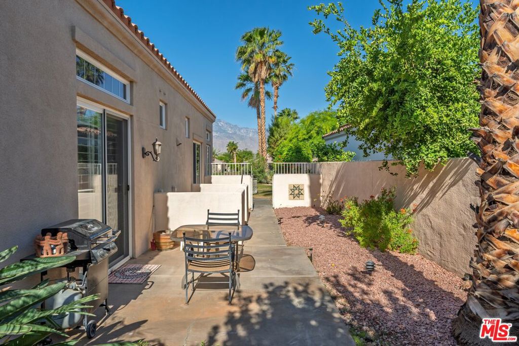 39 Via Bella Property Photo 29