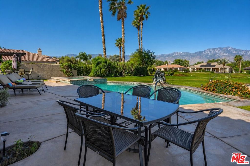 39 Via Bella Property Photo 30