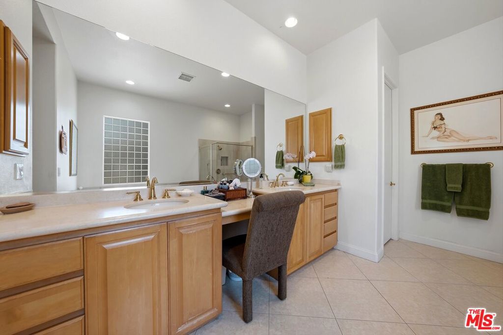 39 Via Bella Property Photo 34