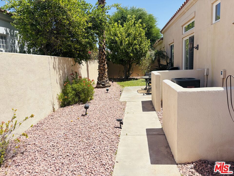 39 Via Bella Property Photo 45