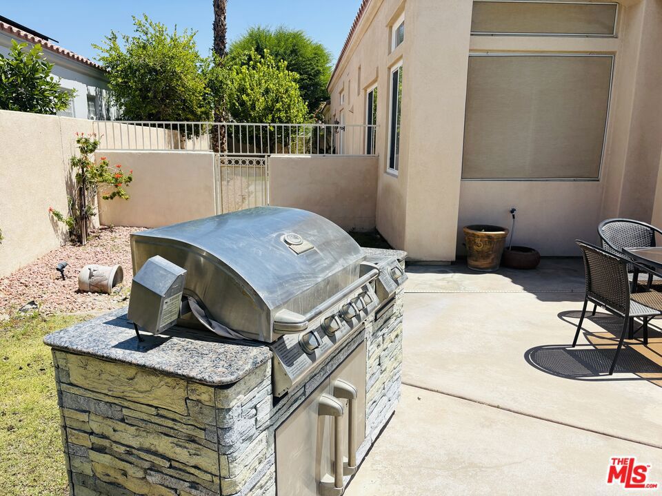 39 Via Bella Property Photo 47