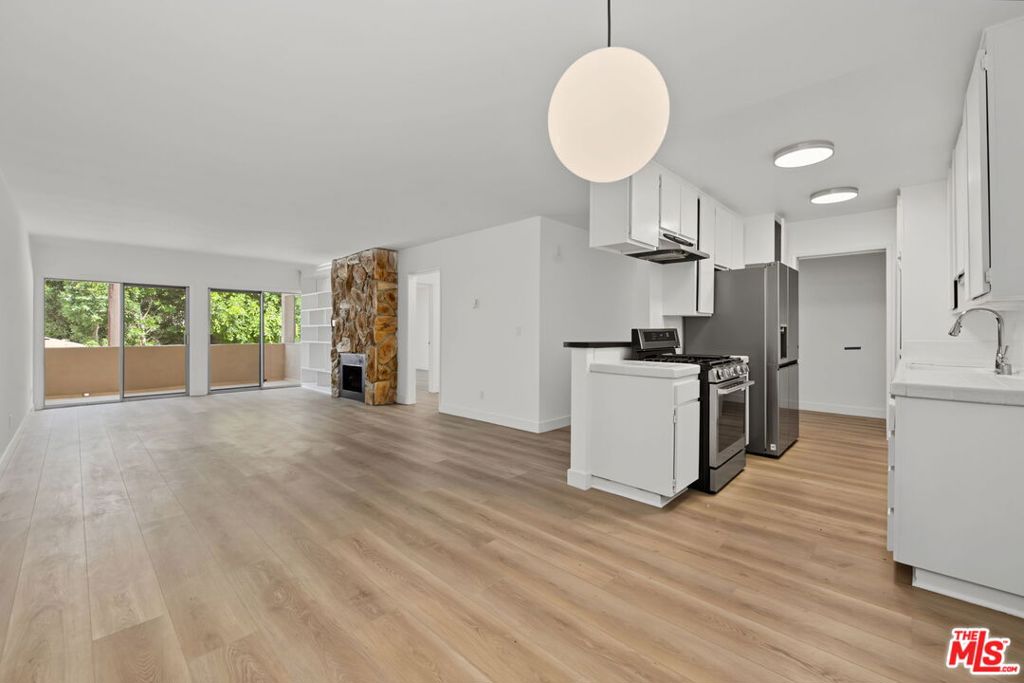 16169 W Sunset Boulevard 203 Property Photo 6