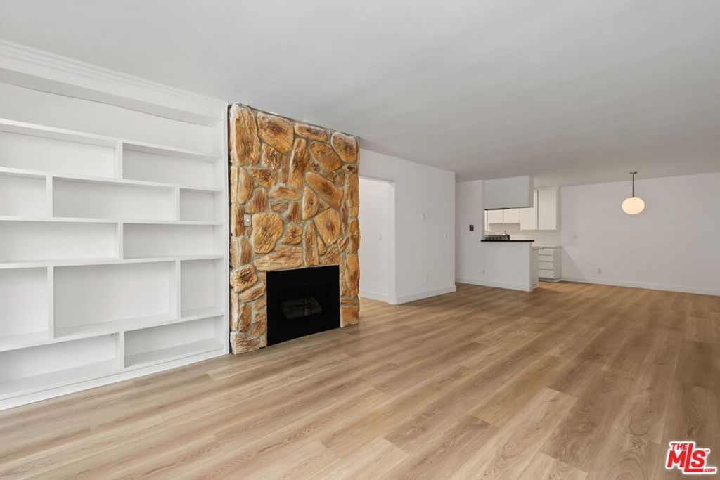 16169 W Sunset Boulevard 203 Property Photo 12