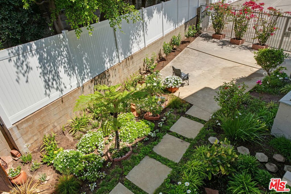 16169 W Sunset Boulevard 203 Property Photo 21