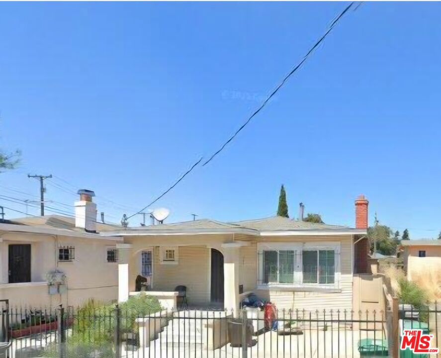 917 107th Avenue Property Photo 2