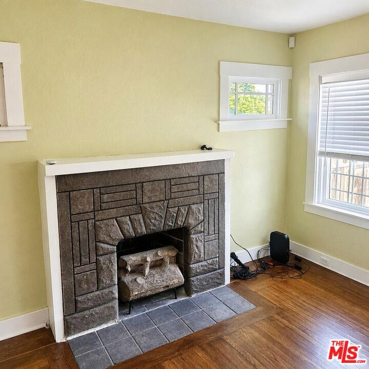 917 107th Avenue Property Photo 4