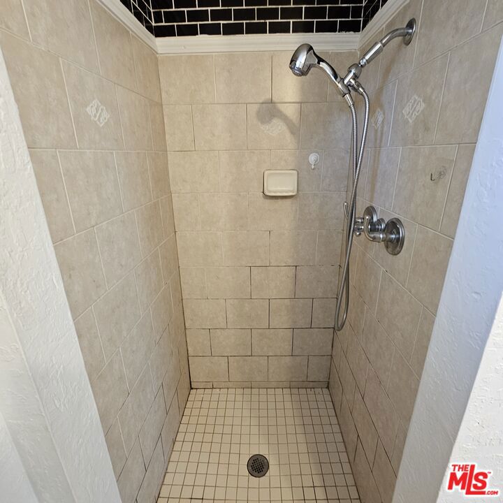 917 107th Avenue Property Photo 7